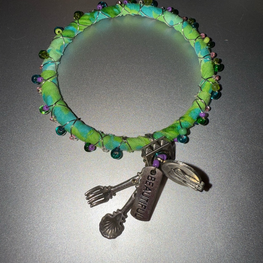 Elegant Green and Silver Beaded Bracelet